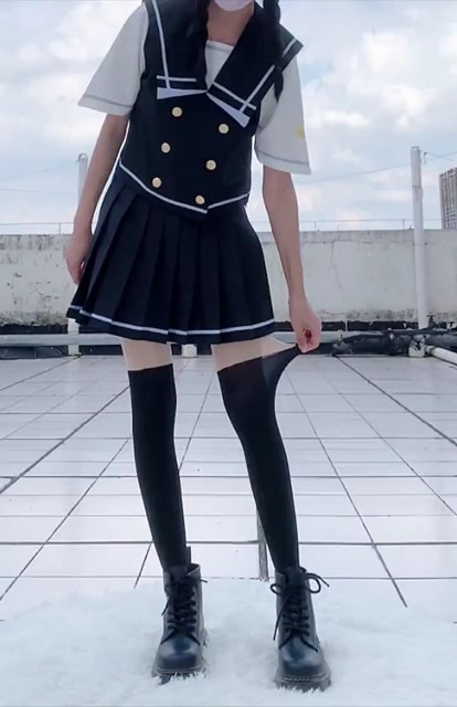 这马丁靴太好看啦! #种草姬 #jk制服 #穿搭