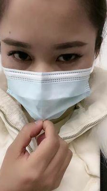 戴口罩的女孩 #医院