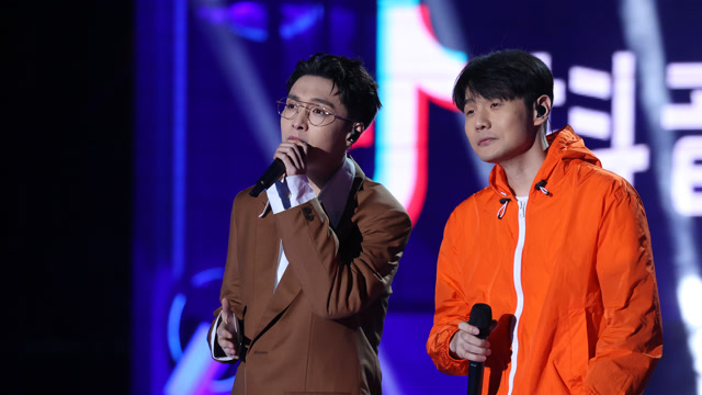 张艺兴李荣浩合唱《我不好》,温柔声线暖入心扉