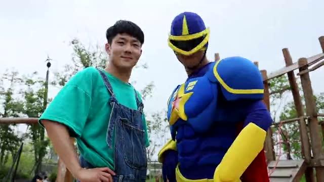 突击侠之英雄的诞生:坤坤要勤洗手身体棒