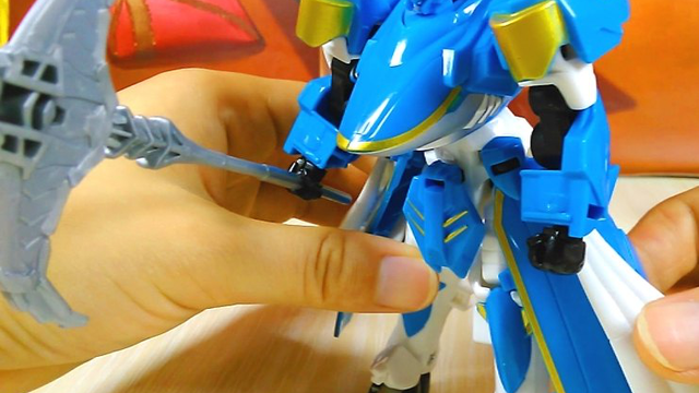 熊出没的元气拯救队之虎鲨金刚变形机器人玩具