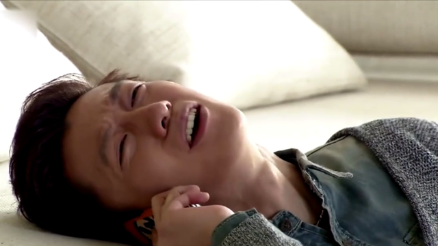 乔任梁倒在地上抽搐,青筋突出满眼血丝好可怜啊