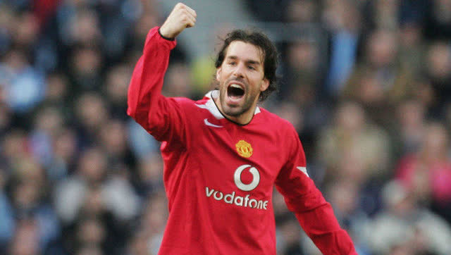 "小禁区之王"范尼在曼联时期正式比赛唯一一个禁区外进球