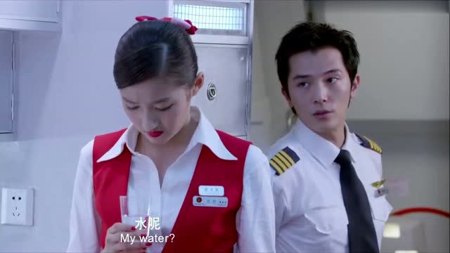 《浪漫天降》沙沙对胡英俊犯花痴,泪奔