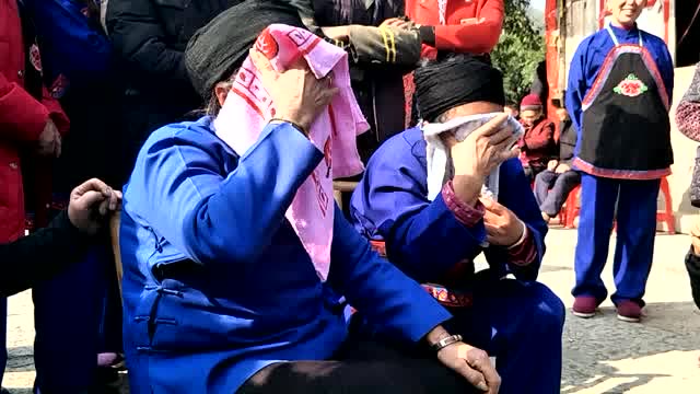 土家族姑娘出嫁从哭开始,非遗传承人酉阳县可大乡田维翠哭嫁表演