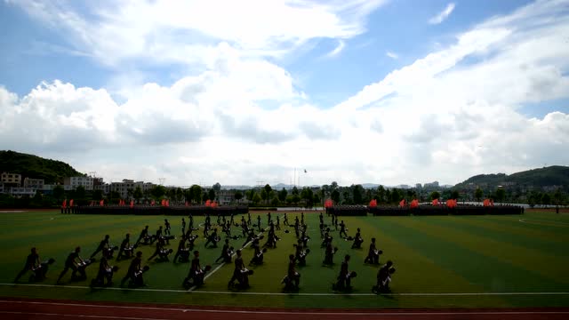 贵州商学院2016级本科学生军训会操