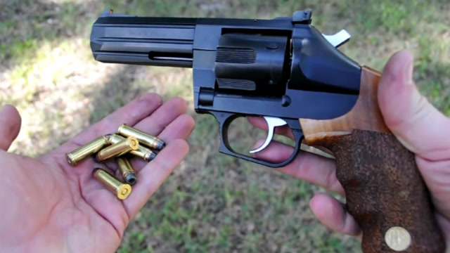 揭秘法国曼纽因mr73左轮手枪转轮手枪中的经典至今流行