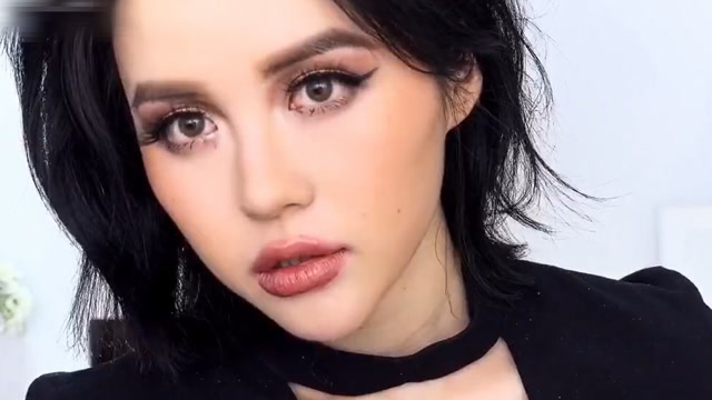 时尚美妆:教你如何画出精致又深邃的欧美大眼妆