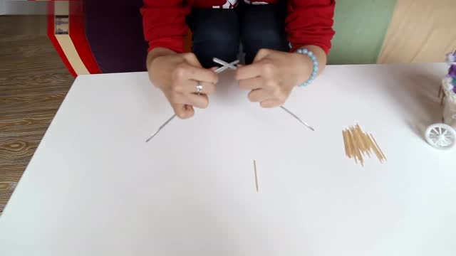 小牙签是大力士?