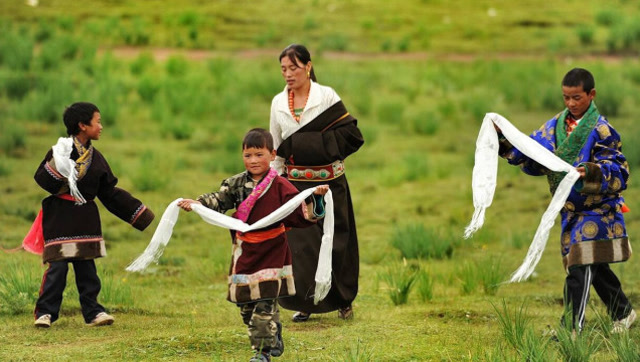 藏族小伙跳印度舞,魅力四射!