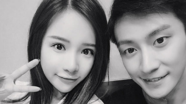 乔任梁生前女友晒恩爱照,黑白色调让人泪目