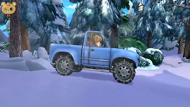 熊出没:熊大熊二在森林里吸引着光头强开着车乱跑.