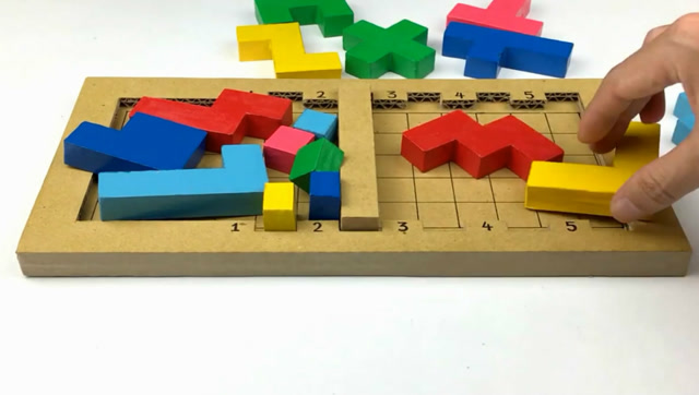 用纸板diy拼图游戏,俄罗斯方块,开发孩子的智力,非常好的创意