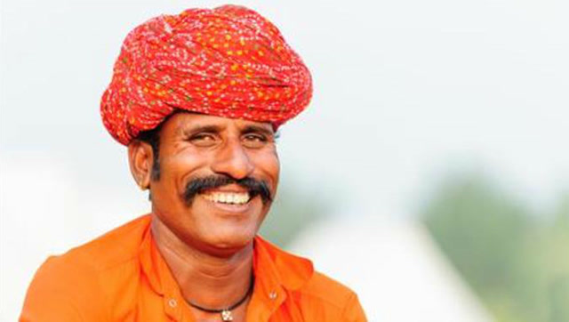 印度人为什么喜欢用毛巾包头?仅仅只是为了保证头发完好!