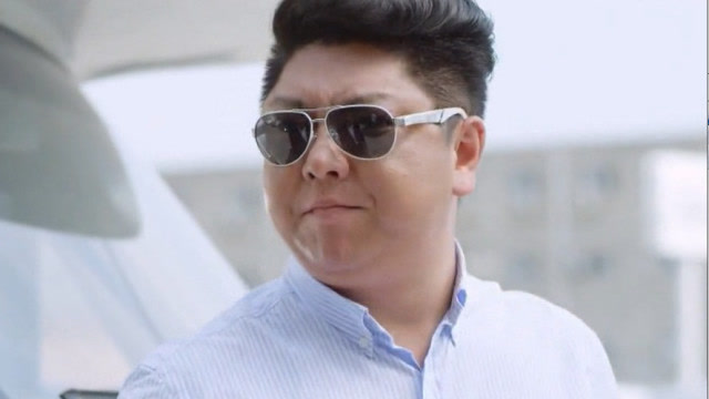 我的宝贝:袁晓凡找来郭伟达帮忙,装大款看车