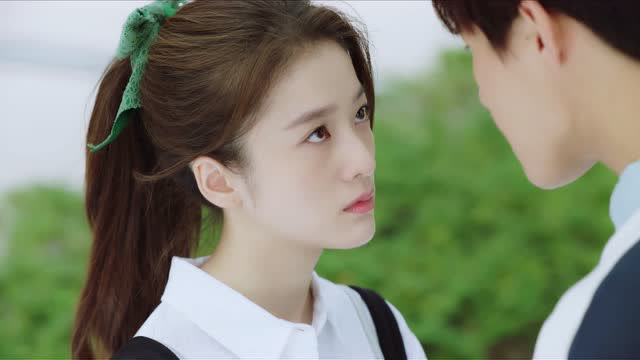 泡沫之夏第十五江珍恩的动作十分滑稽