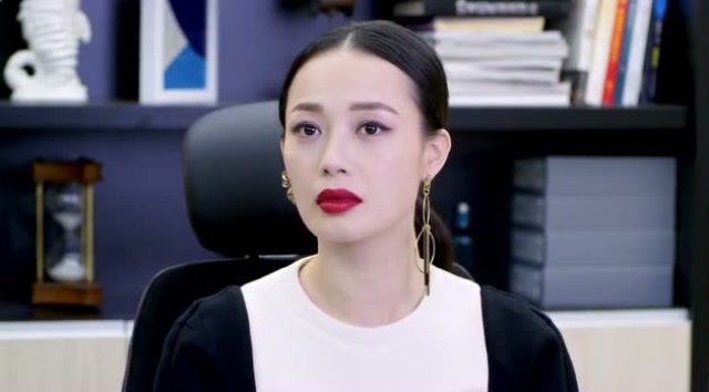 《最好的安排》闫若舟带着花和美食去给吕倩道歉,吕倩很惊讶