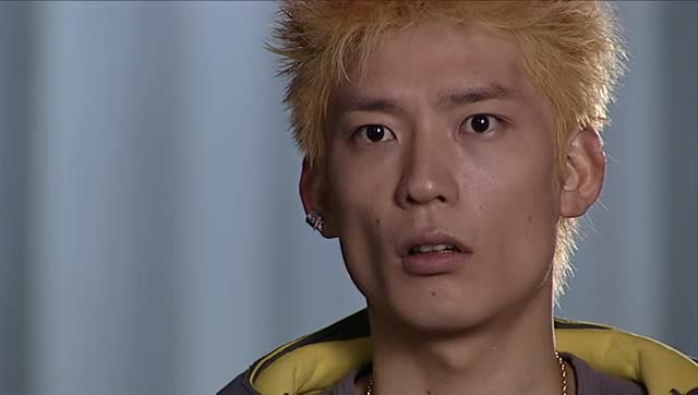 faiz:faiz开启加速形态,使出必杀技多重绯红电钻!orphnoch王现身