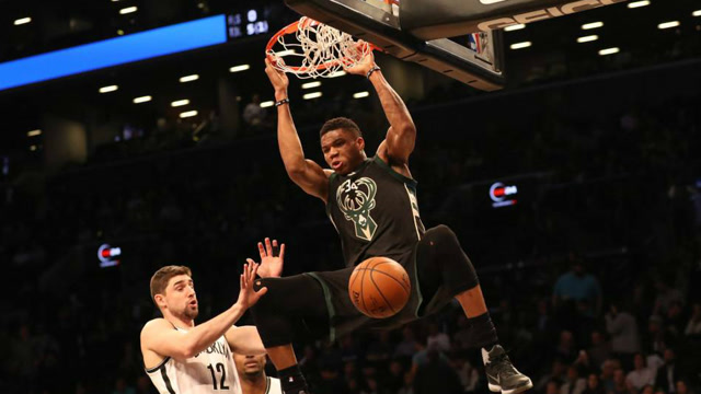 超凡的运动天赋!字母哥17-18赛季劲爆扣篮混剪