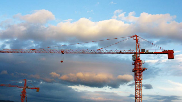 600米高空的塔吊,是如何拆卸的?