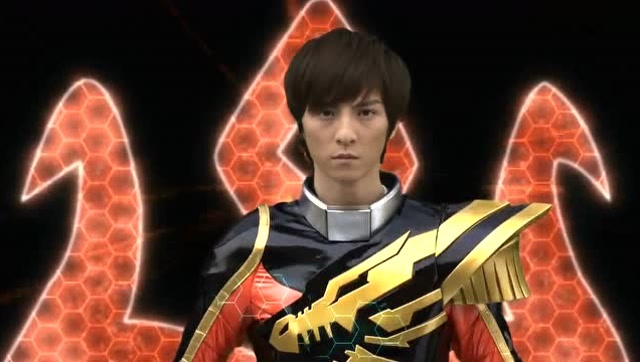 巨神战击队:雾战卫变身简直就是奥特曼变身即视感