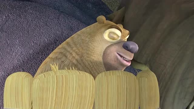 熊出没:正在睡觉的熊二感觉到自己已经睡在了大雪天里了