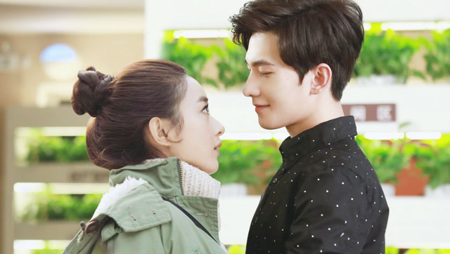 赵丽颖杨洋又一次合拍广告,高甜花絮:平底锅挡子弹这波操作6到飞