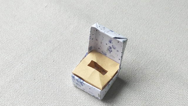 女生注意啦,这个折纸戒指盒很适合你们,可惜就差戒指了