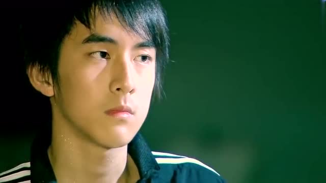 篮球火:东方翔小时候很顽皮,不好好练球,还要把残给带坏了!