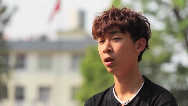 《变形计》叛逆少年黄圣杰被班主任点名臭脚?怒了!