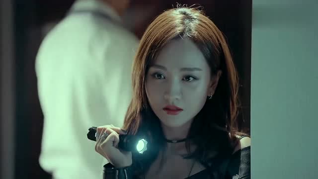 美人为馅:苏眠成功进入字母团,周围环境真诡异,s拉开舞会帷幕