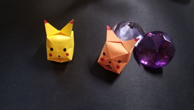 一口气吹出个呆萌的皮卡丘纸气球,步骤很简单,小朋友可以玩一天