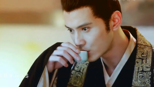 叉腰太师徐正溪,那深情的小眼神简直不要太酥,有没有撩到?