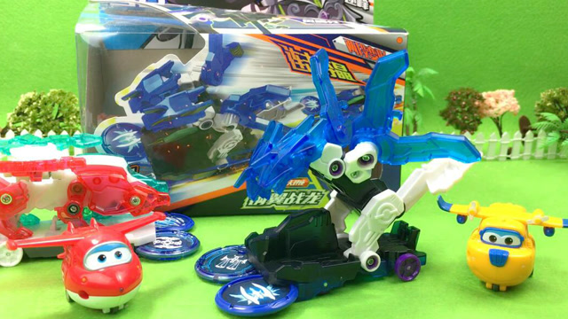 超级飞侠玩爆裂飞车钢翼战龙趣味夺晶玩具