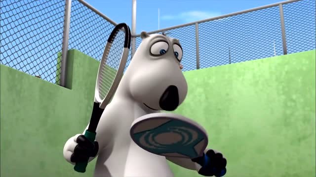 倒霉熊:倒霉熊玩美式乒乓球,而手指却被球拍卡住了