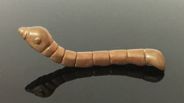 耿直老农挖出西汉金蚕,借路费交陕西博物馆,最终因缺钱治病而亡