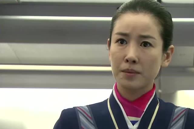 飞机延误,乘客与空姐发生冲突,舒琳是这样解决问题的!