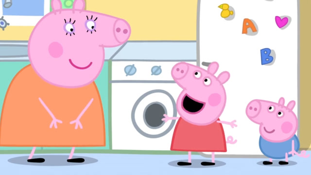 小猪佩奇会自己洗衣服了,猪妈妈还表扬了佩奇