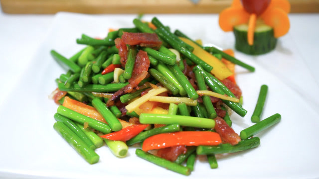 不一样的韭菜花炒腊肉清淡可口