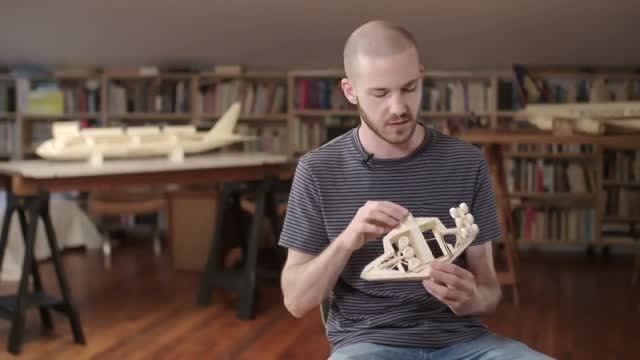 牛人制作客机模型,细节令人难以置信