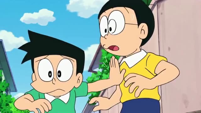哆啦a梦大雄听到妈妈叫自己赶紧跑出去了却被小夫欺负了