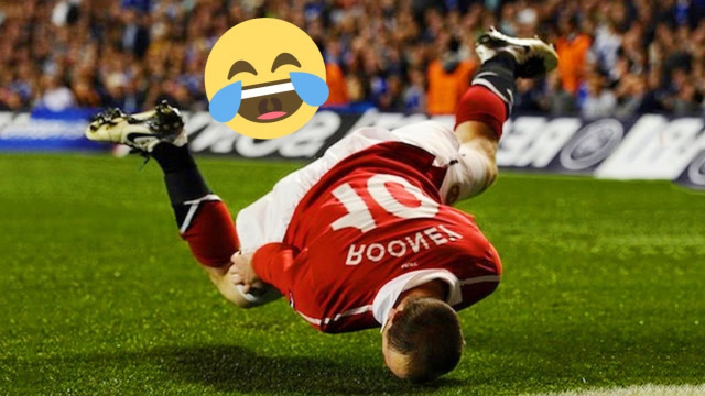 足球滑稽搞笑的失败进球庆祝,跑错看台这是和自己过不去?