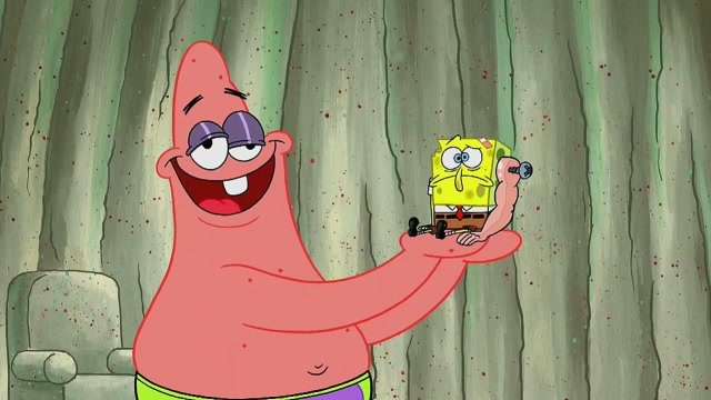 海绵宝宝断掉一只手,派大星给他安装了一只超强肌肉手臂