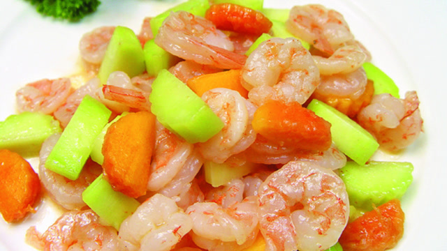 家庭版"清溜虾仁"的做法,清淡美味,营养健康