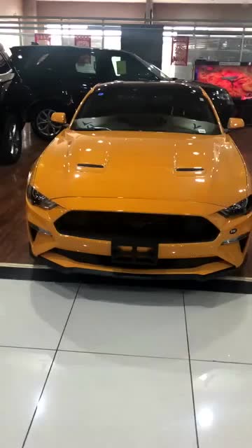 18款野马:一款"最亲民的"肌肉跑车,暴力橙色,太帅了!