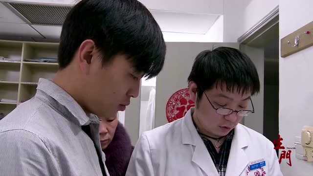 生门:900克的宝宝太小,方萌丈夫害怕孩子有问题要求医生放弃抢救