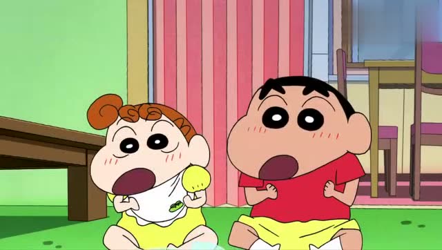 蜡笔小新:下雨天在屋子里晾衣服,全被小新和小葵打到地上了!