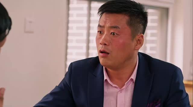 《乡村爱情10 见宋晓峰欲躲避,白清明询问他为何如此