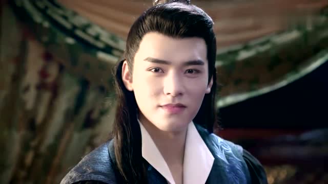 王妃打了个瞌睡,霸道王爷拖住她下巴,让人看了羡慕嫉妒恨