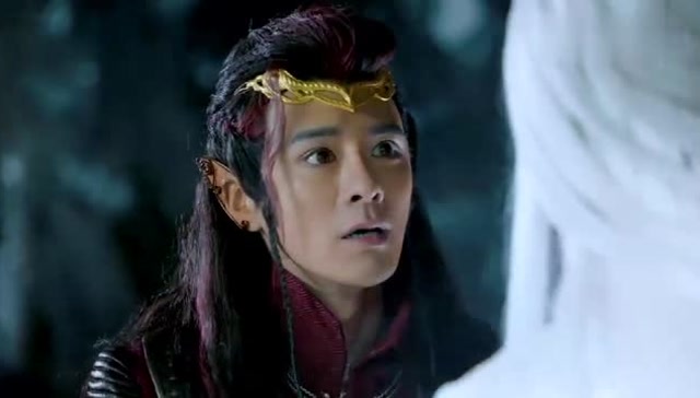 火族王子被困山洞,被樱空释无意发现,只要答应我的条件就放了你